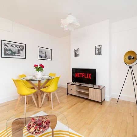Two Bedroom Apartment By Buonomo Stays Short Lets & Serviced Accommodation In Balham With Balcony London Luaran gambar