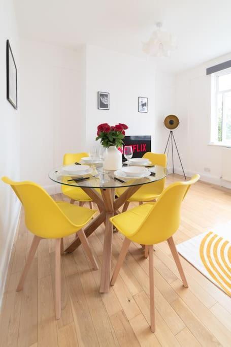 Two Bedroom Apartment By Buonomo Stays Short Lets & Serviced Accommodation In Balham With Balcony London Luaran gambar